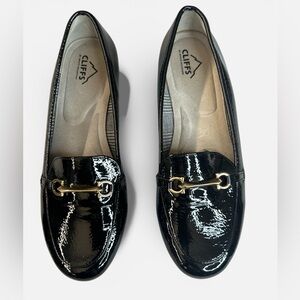 Cliffs by WHITE MOUNTAIN Black Patent Loafers